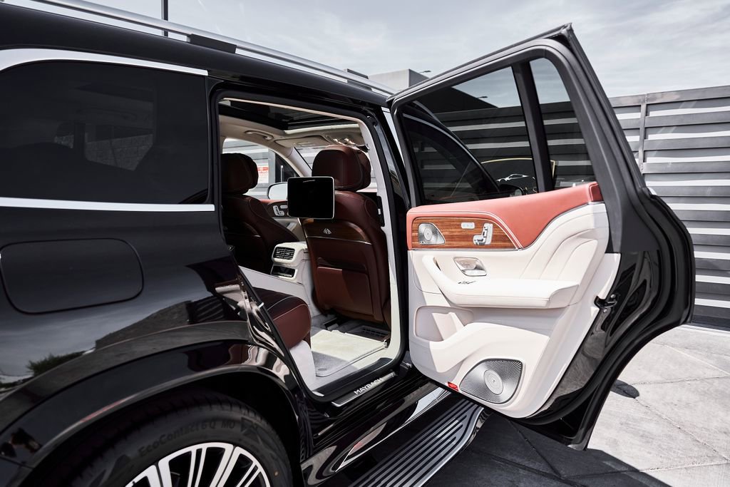 Used 2026 Mercedes-Benz Maybach GLS 600 4MATIC image 27
