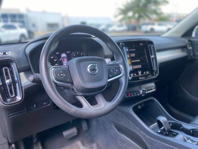 Used 2022 Volvo XC40 T5 Momentum AWD/4WD image 12