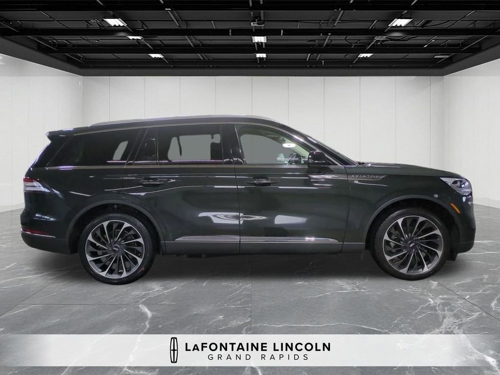 Certified 2023 Lincoln Aviator Reserve w/ Equipment Group 201A image 6