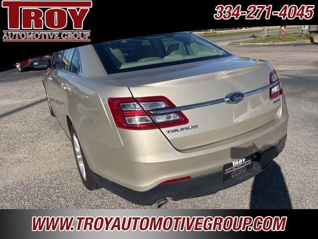 Used 2017 Ford Taurus SE image 13