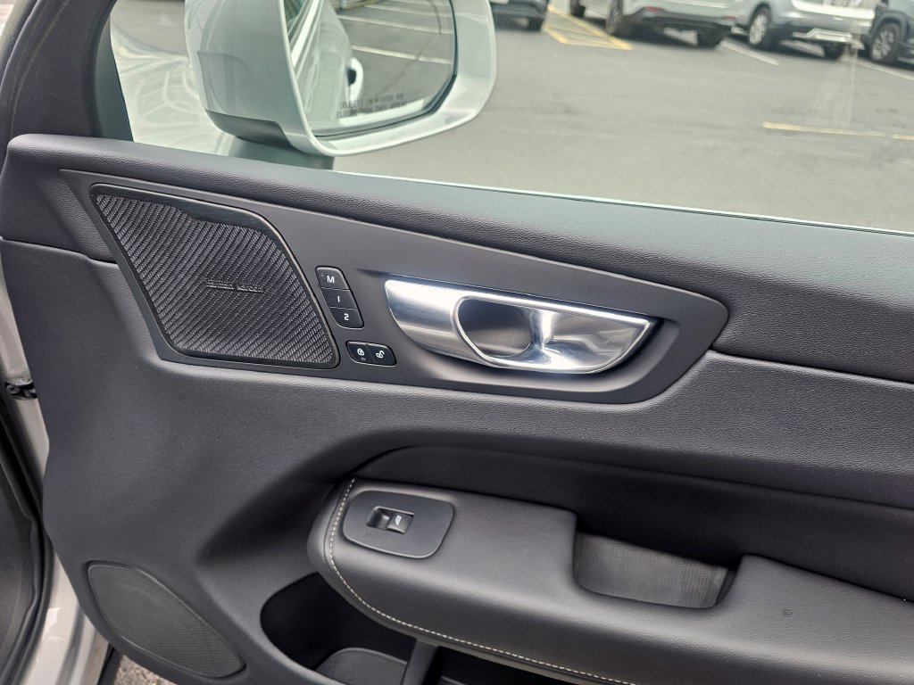 Certified 2023 Volvo XC60 B6 Ultimate AWD/4WD image 31