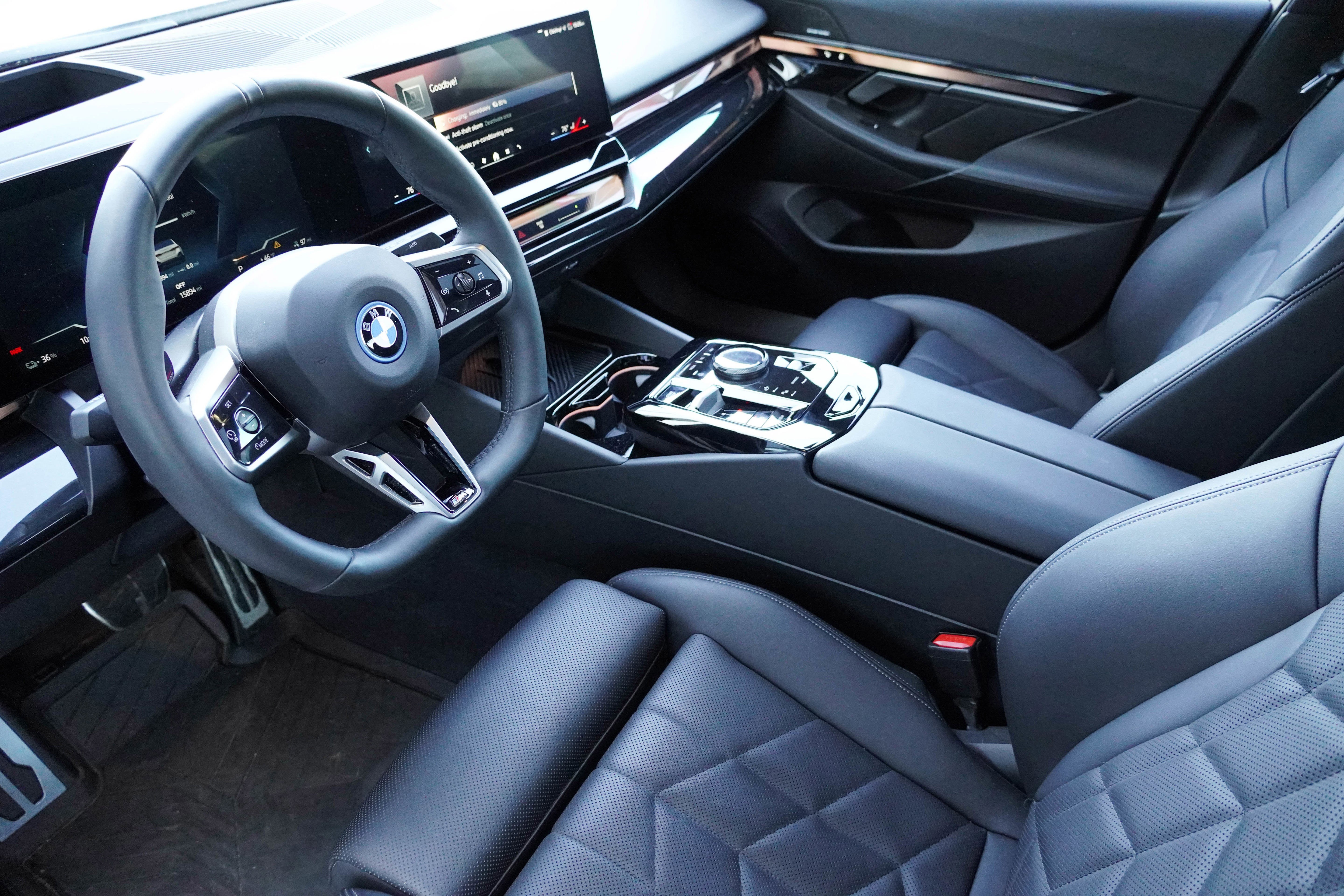 Used 2024 BMW i5 eDrive40i w/ M Sport Package image 9