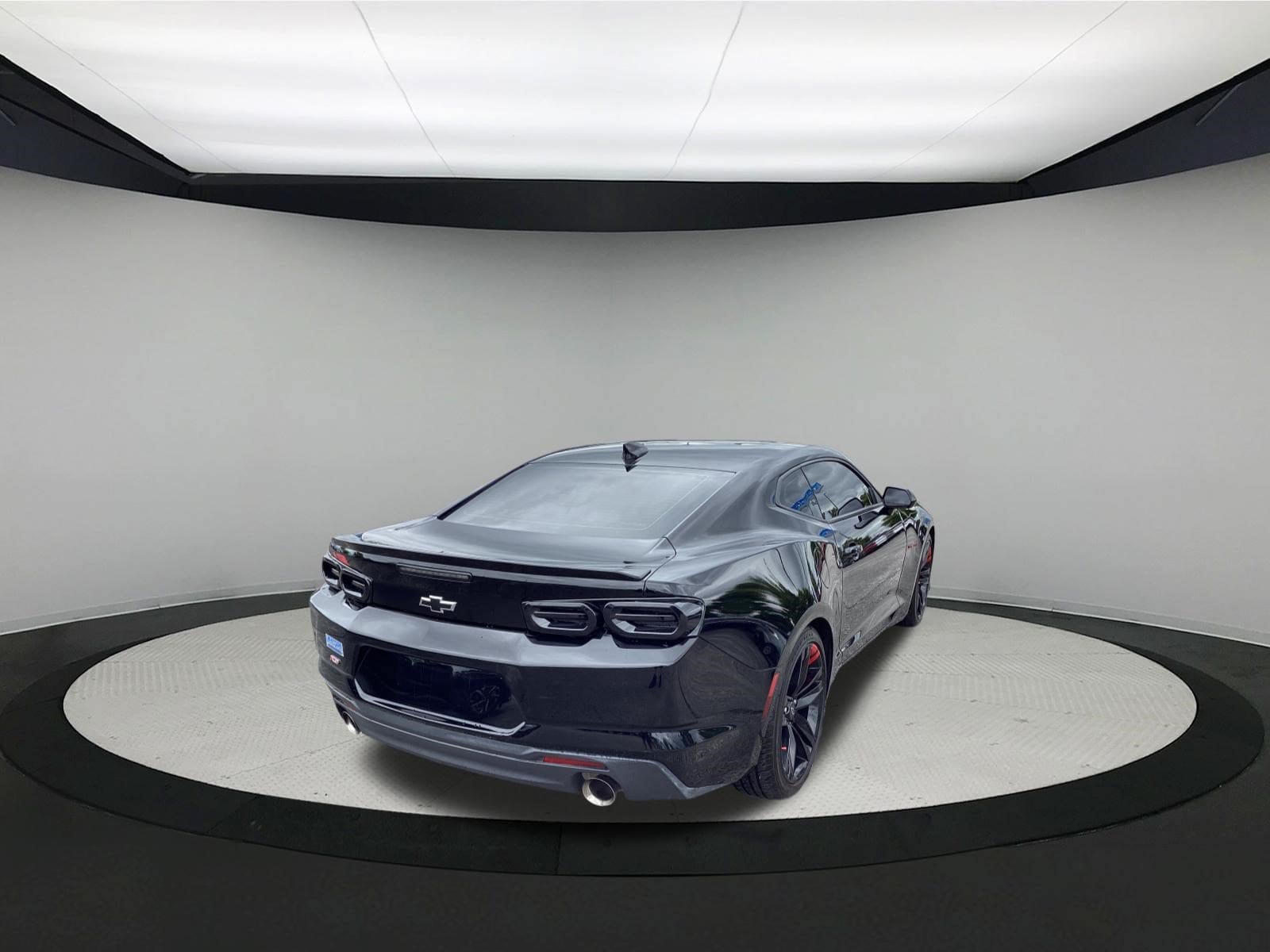 Used 2021 Chevrolet Camaro LT w/ Redline Edition RWD image 8