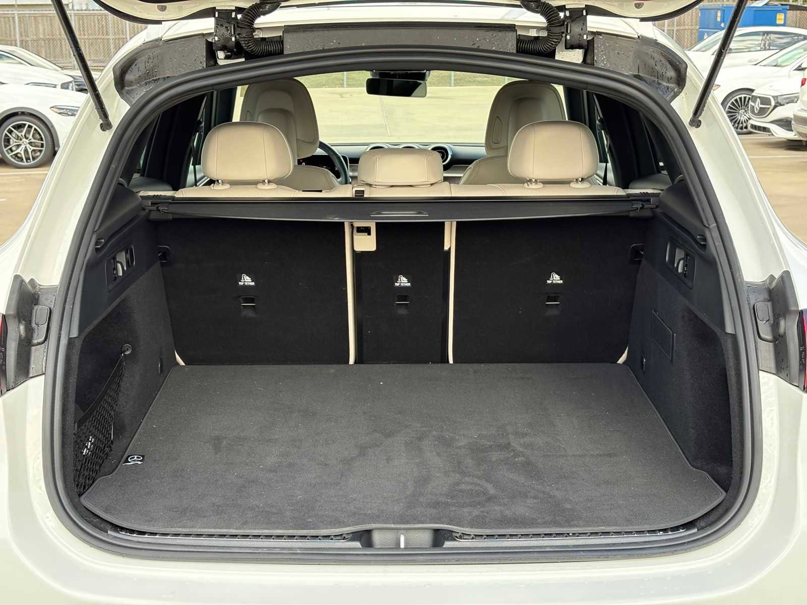 Used 2025 Mercedes-Benz GLC 300 4MATIC image 10