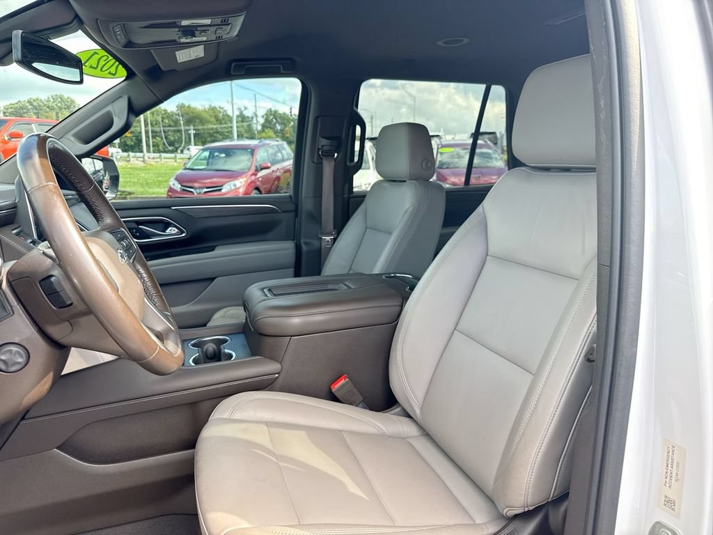 Used 2021 Chevrolet Tahoe Z71 w/ Luxury Package AWD/4WD image 23