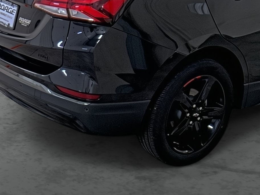Used 2023 Chevrolet Equinox Premier AWD/4WD image 12