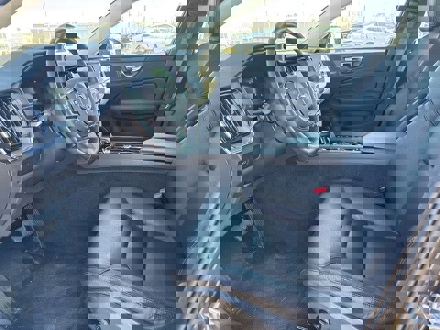 Used 2025 Volvo S60 B5 Core image 9