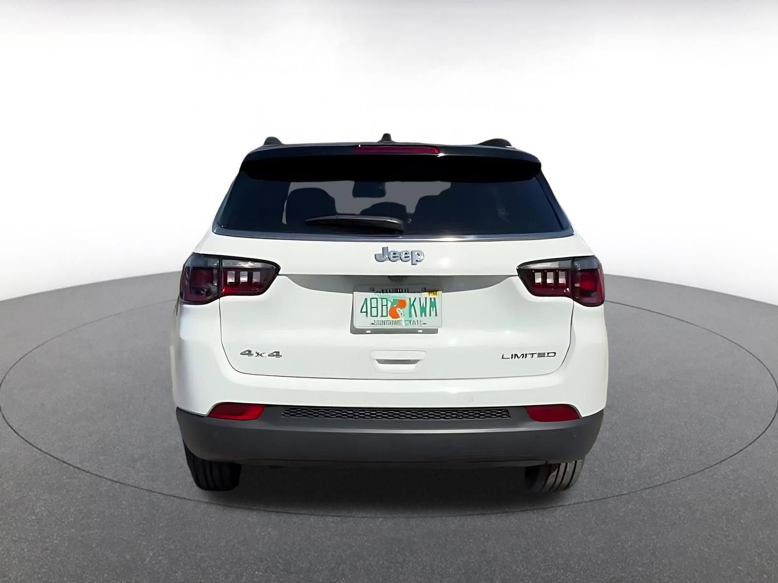 Used 2025 Jeep Compass Limited image 12