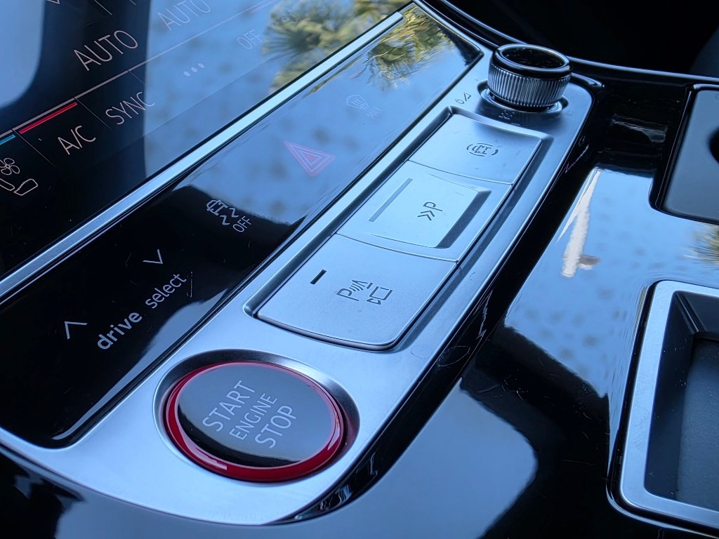 New 2026 Audi SQ8 Prestige AWD/4WD image 31