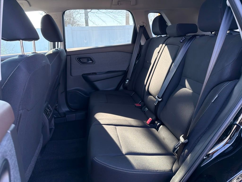 Used 2023 Nissan Rogue S image 28