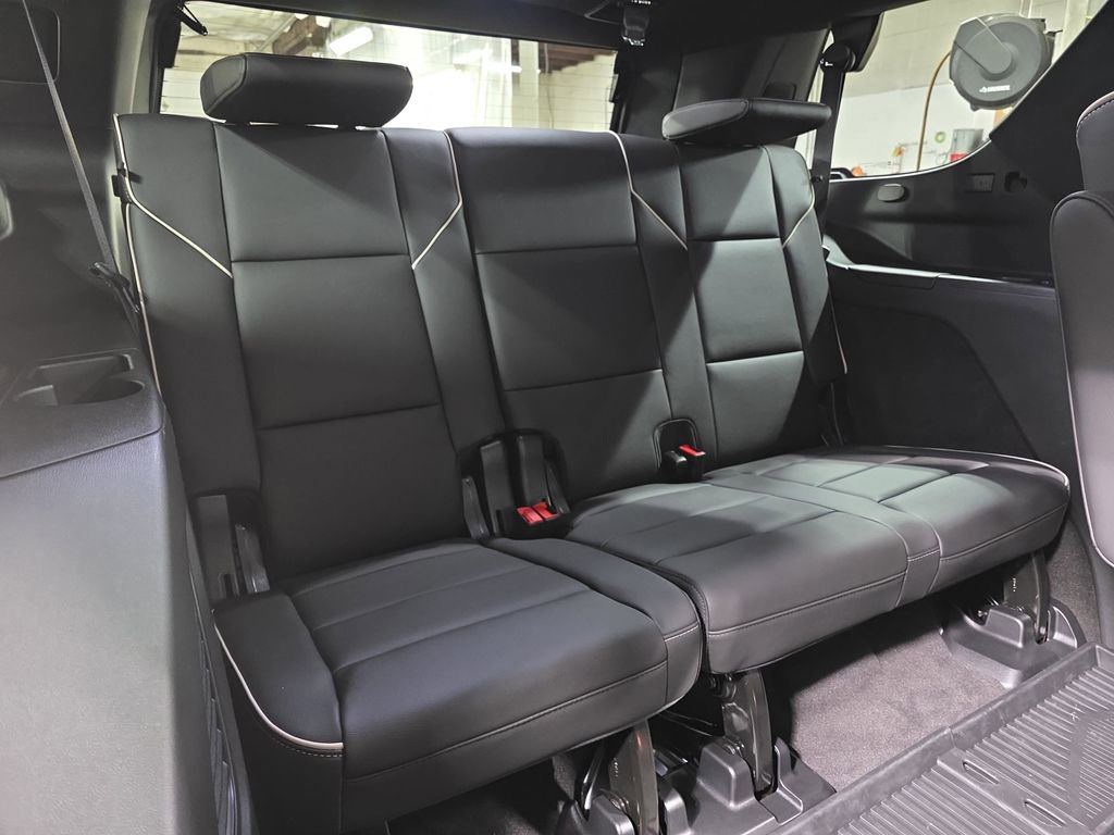 Used 2024 Cadillac Escalade Sport w/ LPO, ONYX Package image 12