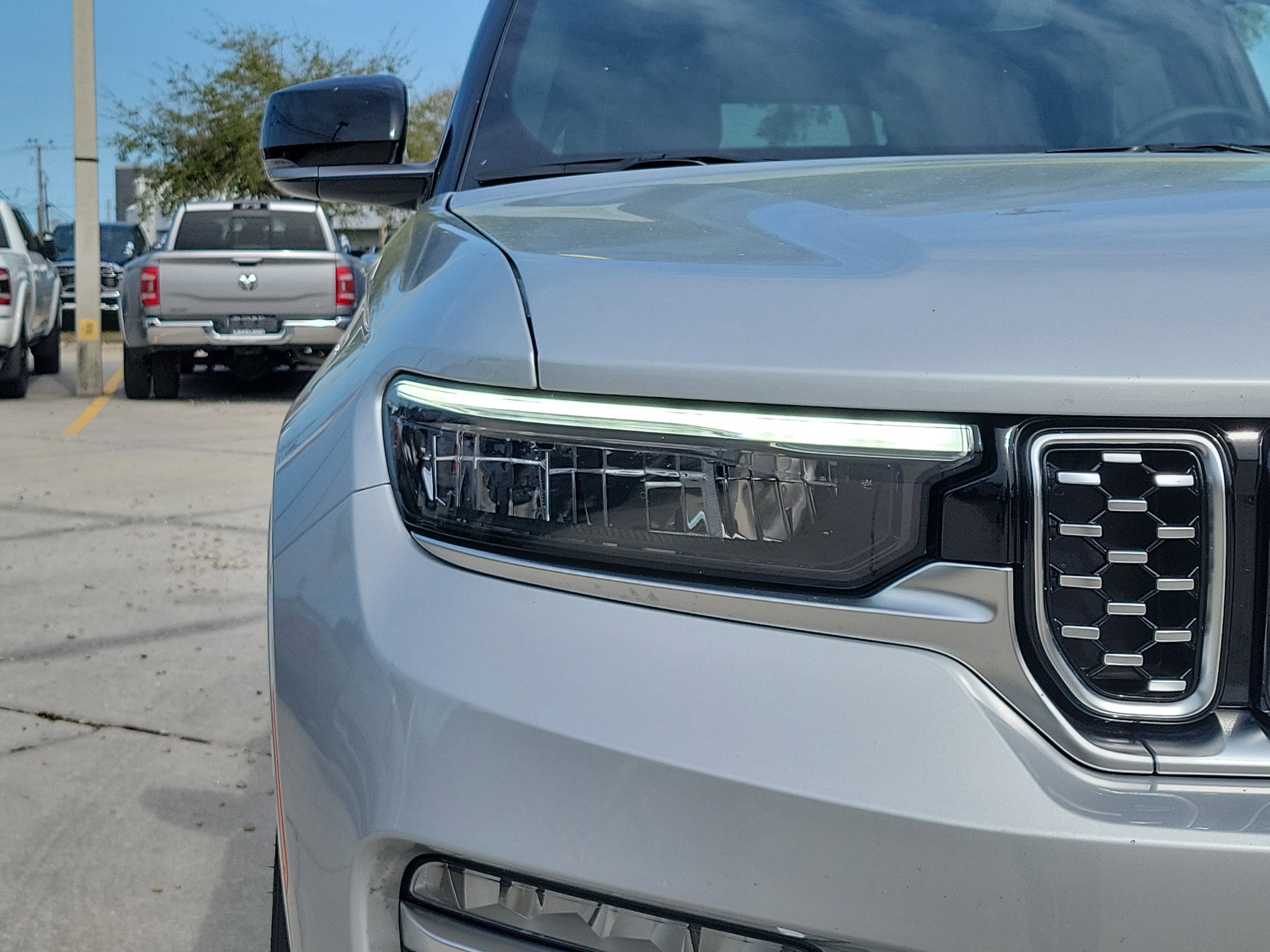 Used 2024 Jeep Grand Cherokee Summit w/ Luxury Tech Group V image 7