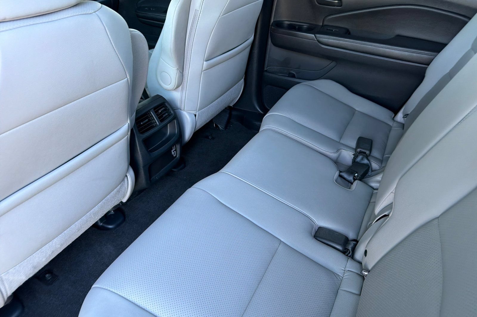 Used 2023 Honda Passport EX-L image 12