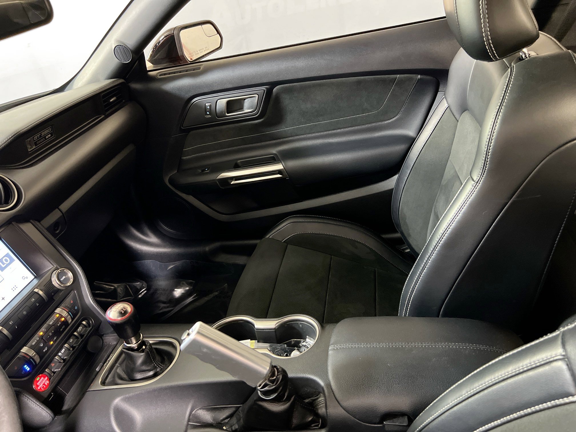 Used 2016 Ford Mustang Shelby GT350 w/ Technology Package image 23