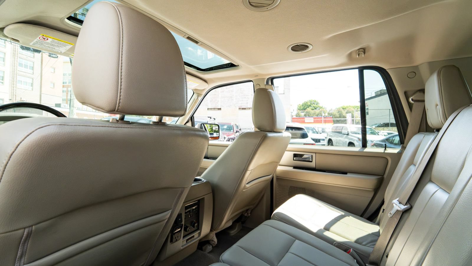 Used 2014 Ford Expedition Limited w/ Equipment Group 301A AWD/4WD image 27