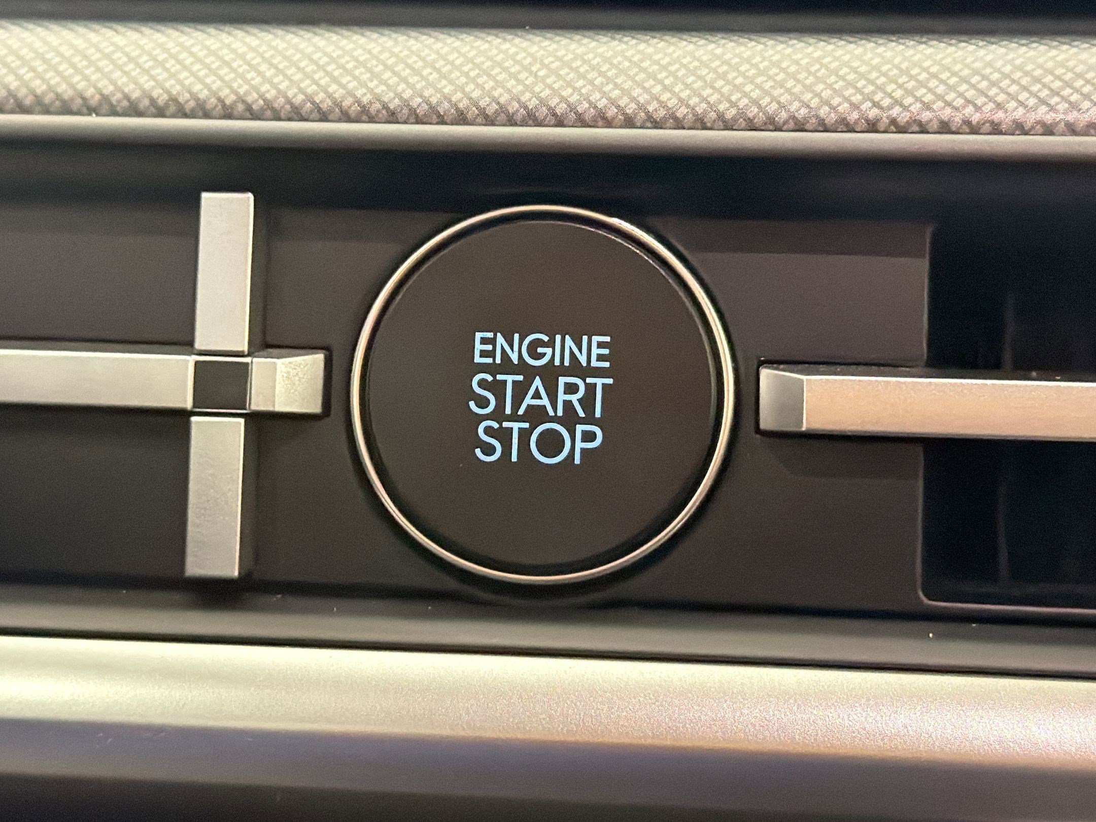 Used 2025 Hyundai Santa Fe SEL image 25