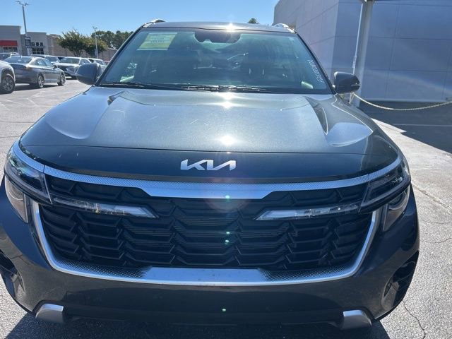Used 2025 Kia Seltos EX image 2