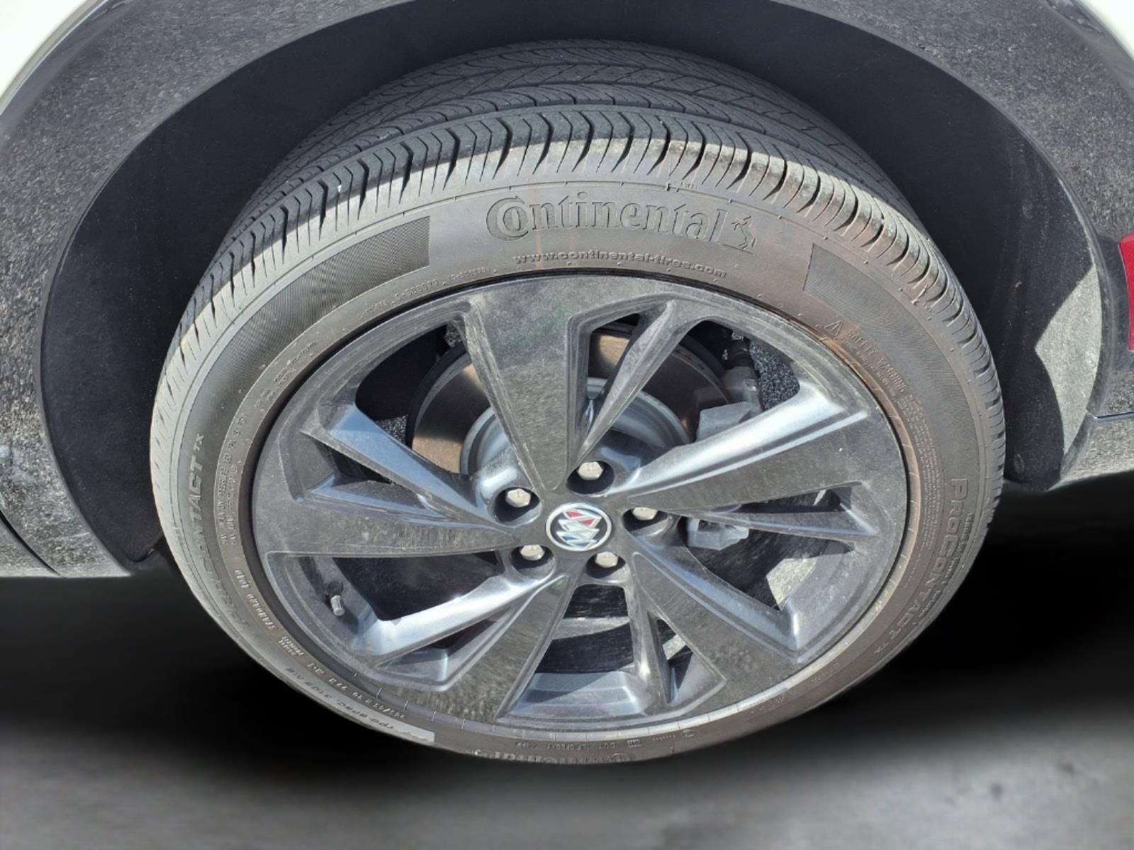 Used 2023 Buick Envision Essence w/ Sport Touring Package image 18