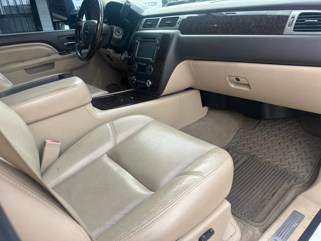 Used 2013 GMC Sierra 2500 Denali w/ Suspension Package, Off-Road image 8