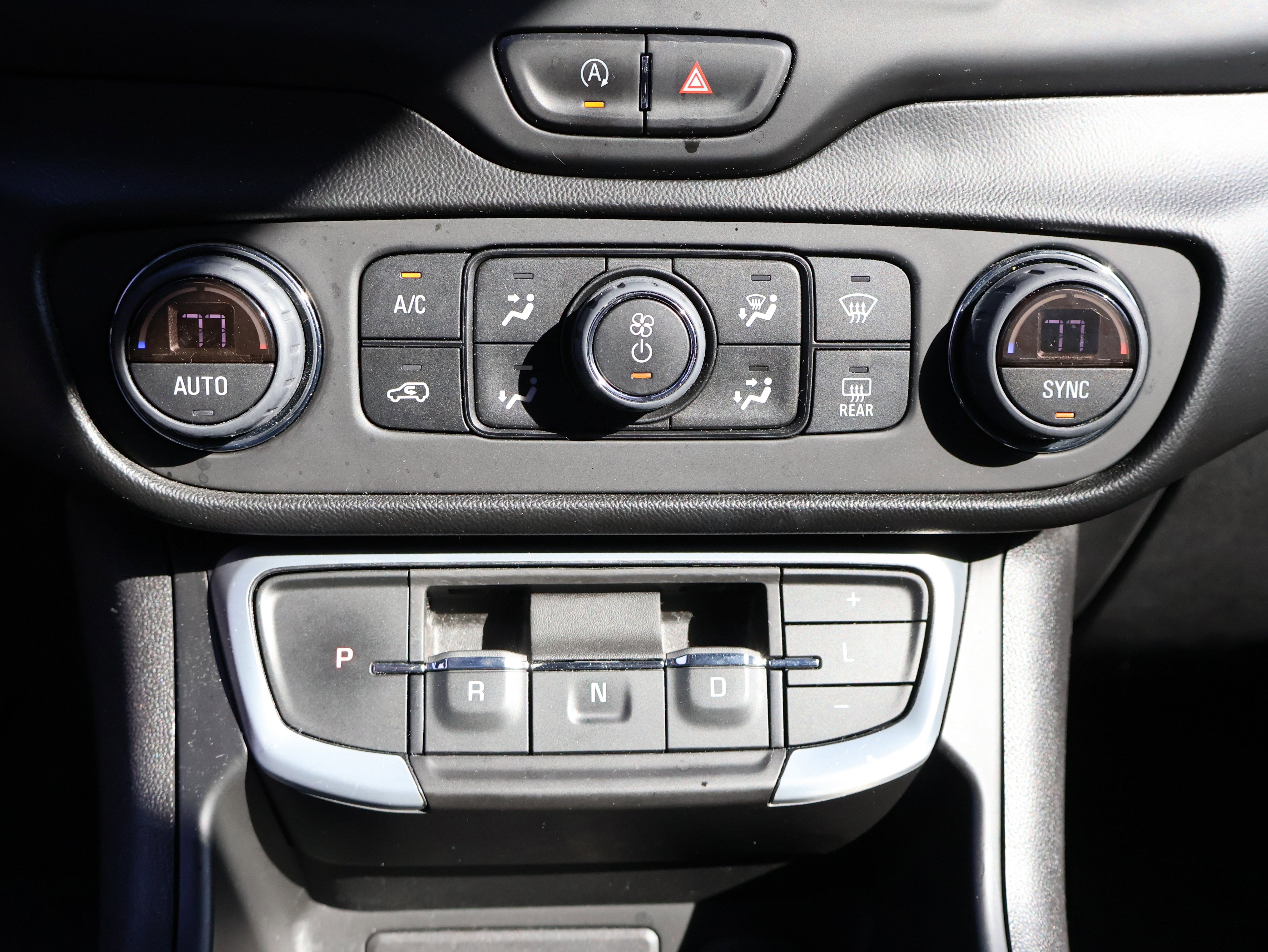 Used 2022 GMC Terrain SLE w/ Driver Convenience Package AWD/4WD image 26