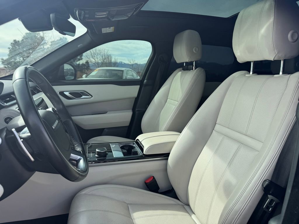 Used 2020 Land Rover Range Rover Velar R-Dynamic S image 7