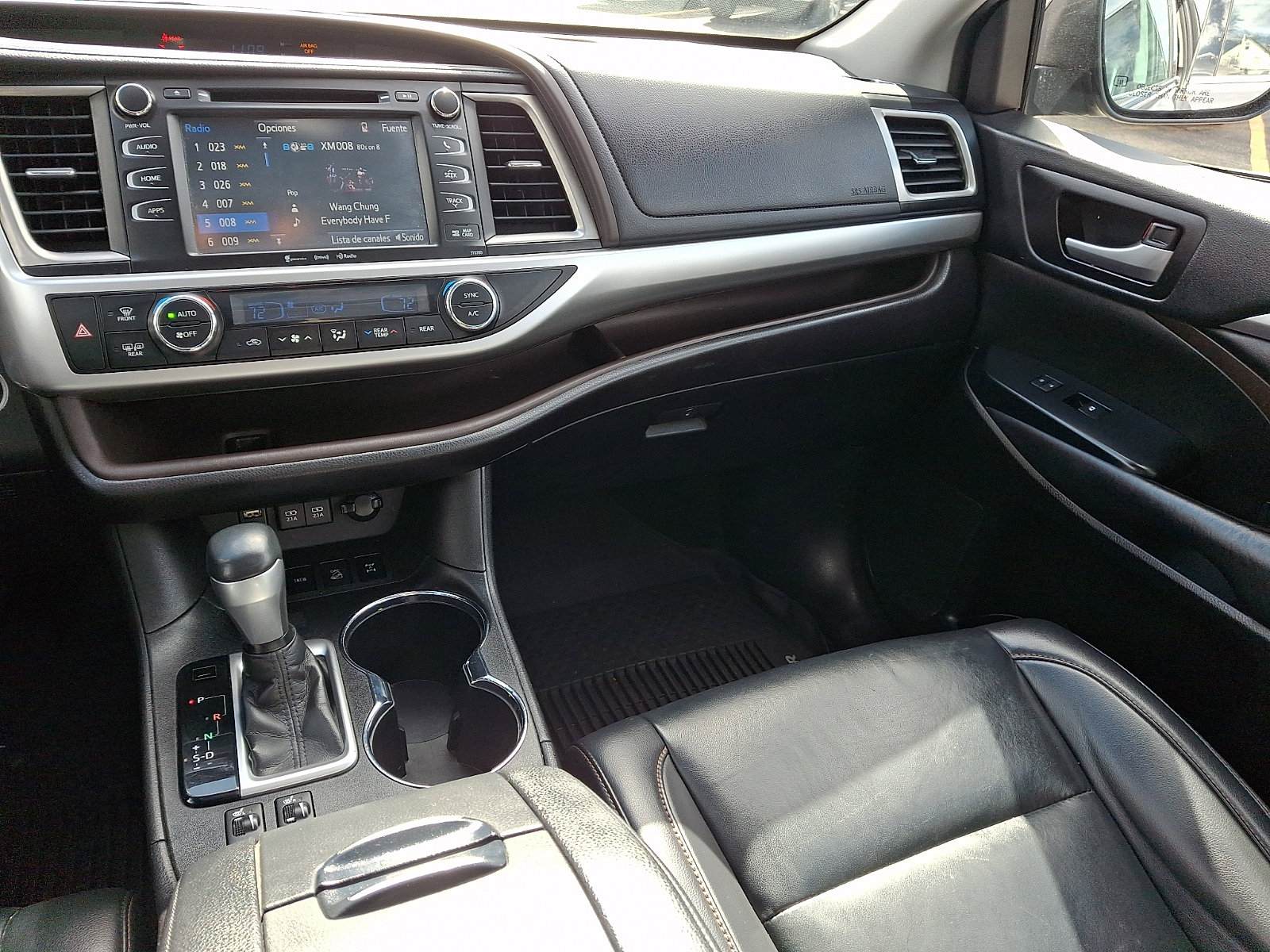Used 2019 Toyota Highlander XLE AWD/4WD image 16