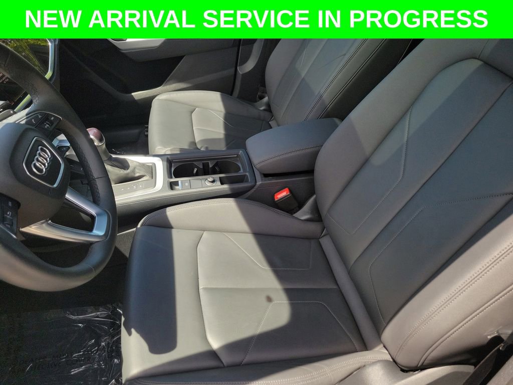 Certified 2025 Audi Q3 2.0T Premium w/ Convenience Package AWD/4WD image 17