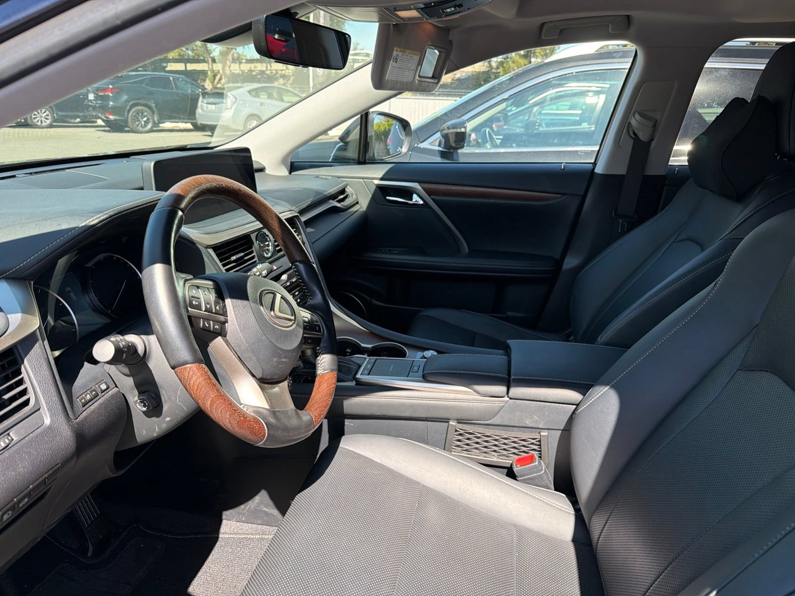 Used 2020 Lexus RX 350L Premium w/ Premium Package AWD/4WD image 10
