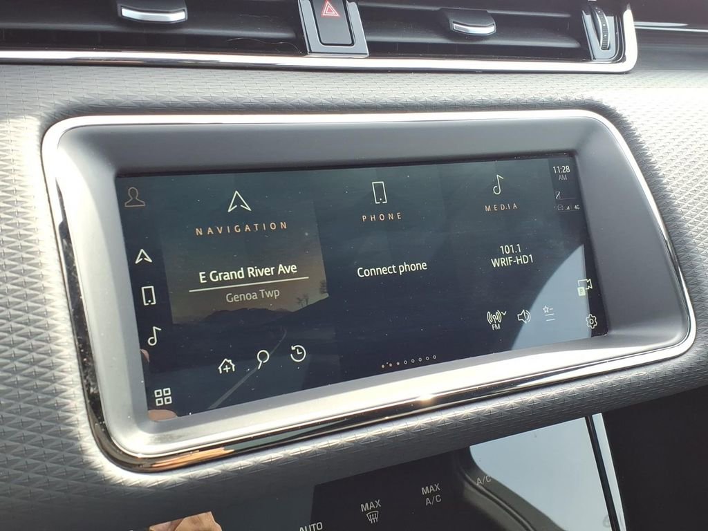 Used 2023 Land Rover Range Rover Evoque R-Dynamic S image 21