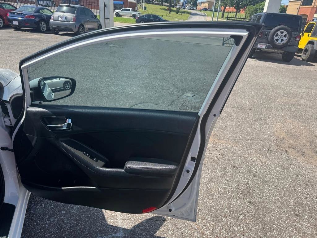 Used 2018 Kia Forte S w/ S Technology Plus Package FWD image 19