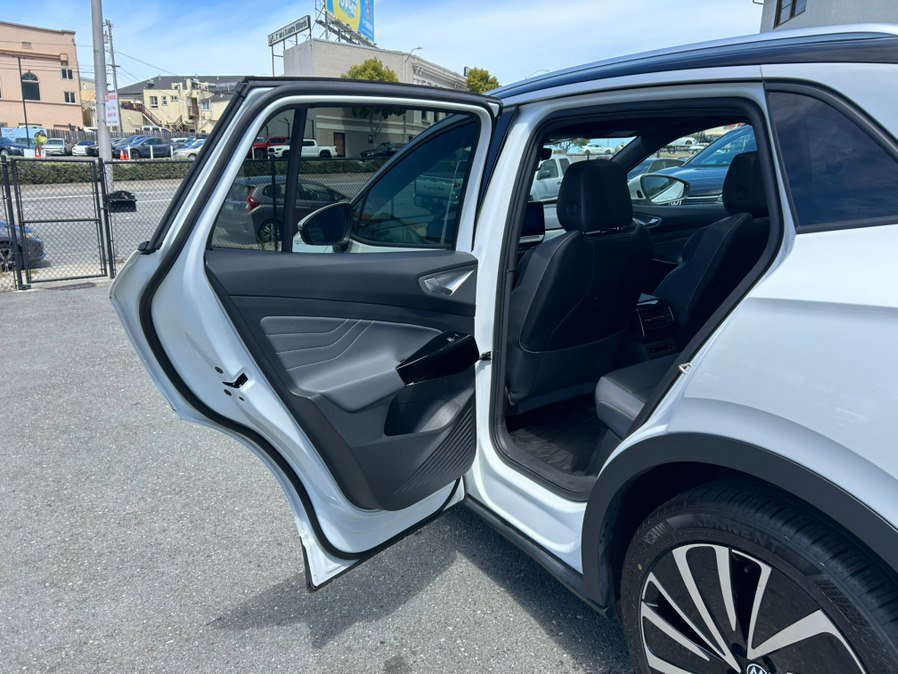 Used 2023 Volkswagen ID.4 Pro S Plus RWD image 47