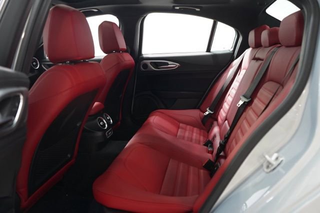 New 2025 Alfa Romeo Giulia AWD w/ Driving Assist Package image 31