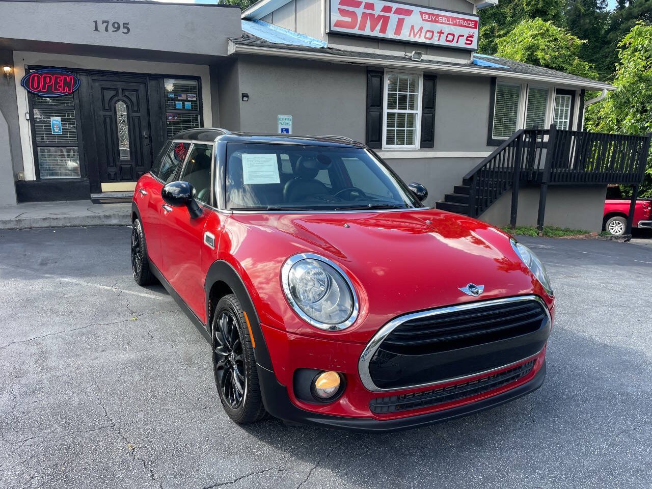 Used 2018 MINI Cooper Clubman FWD image 4