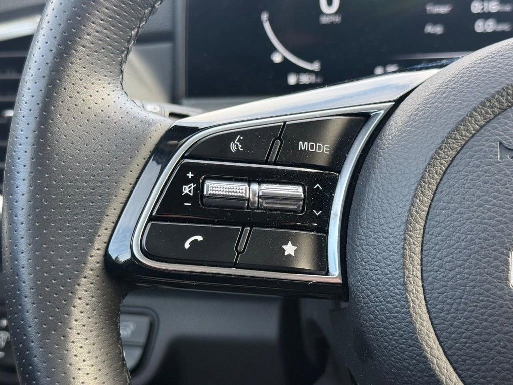 Used 2025 Kia Seltos SX image 16