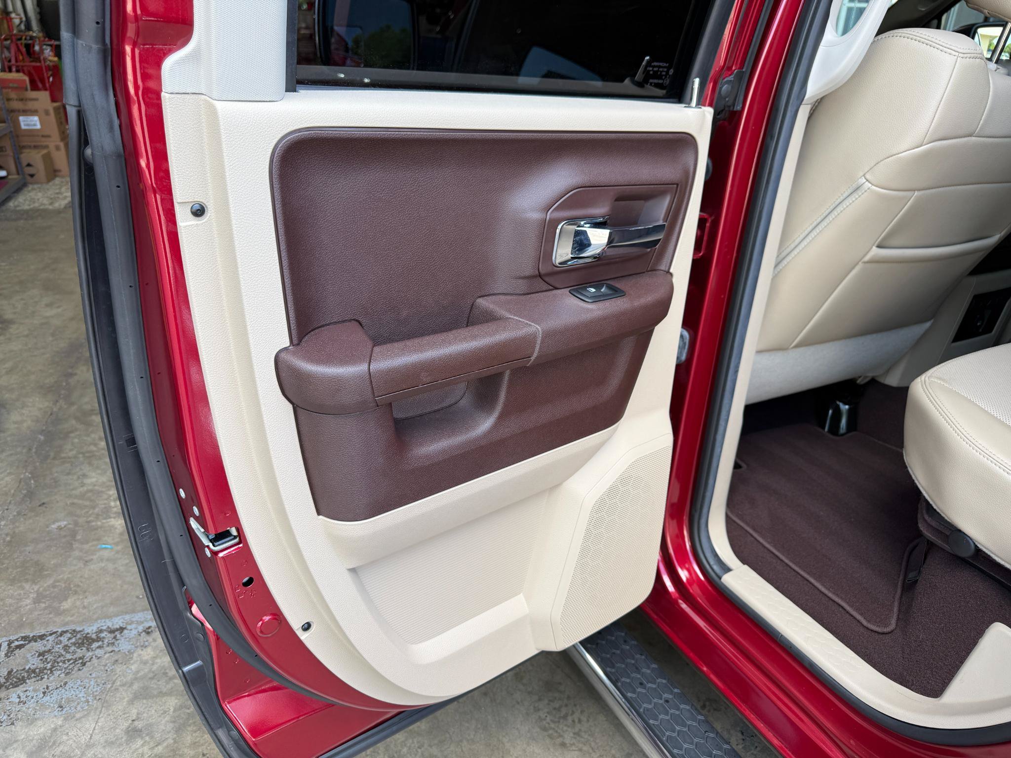 Used 2014 RAM 1500 Laramie w/ Convenience Group AWD/4WD image 15