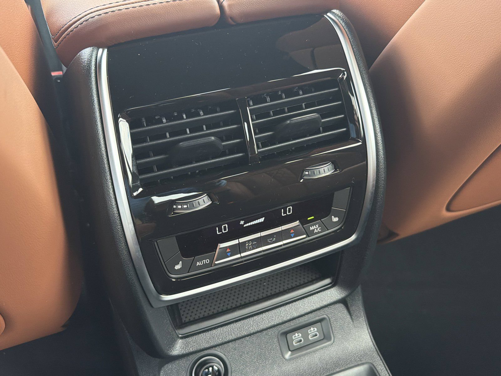 New 2027 BMW X7 M60i AWD/4WD image 17