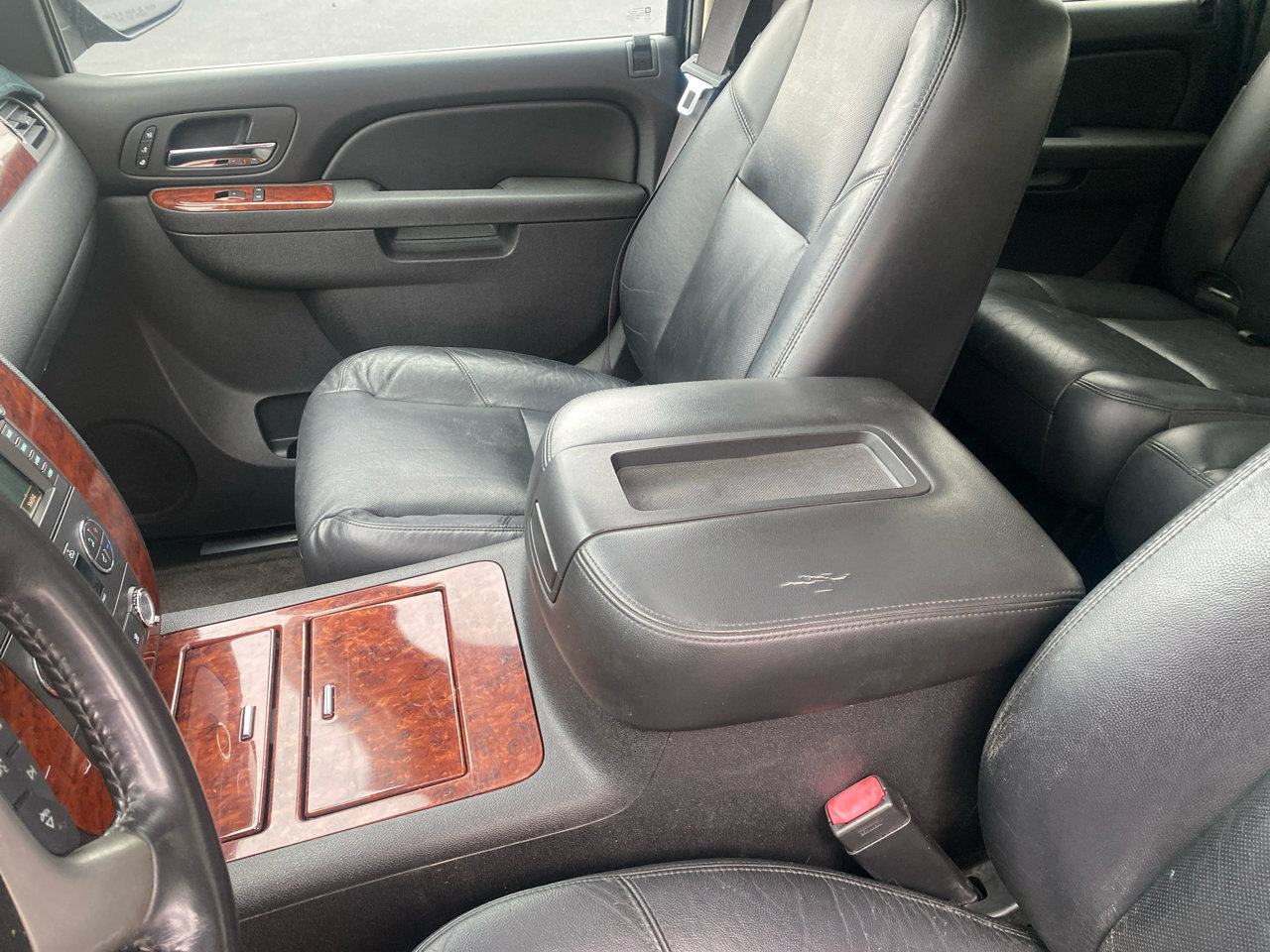 Used 2011 Chevrolet Avalanche LTZ image 18