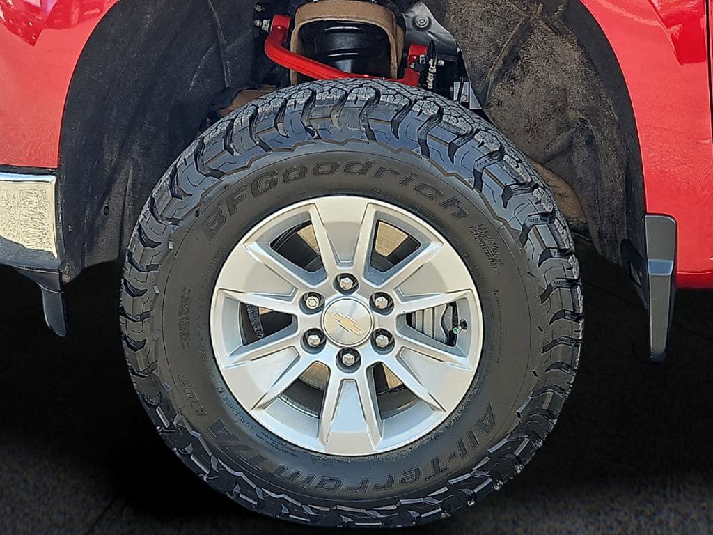 Used 2024 Chevrolet Silverado 1500 LT w/ Leather Package image 8