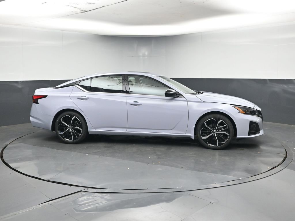 New 2025 Nissan Altima 2.5 SR image 6