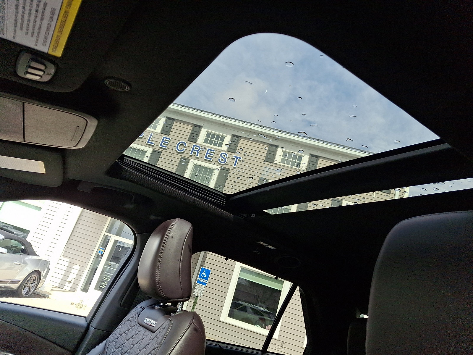 Certified 2025 Ford Explorer Platinum w/ LUX Leather Package image 16