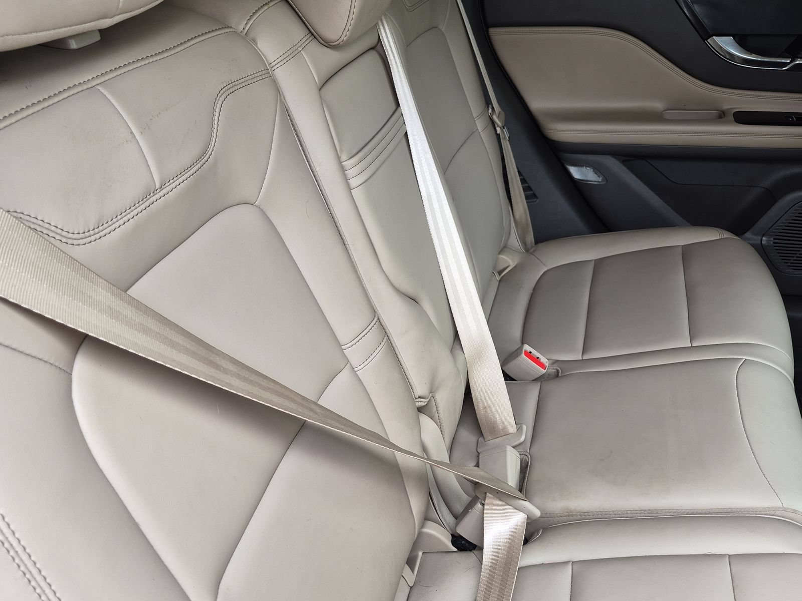 Used 2021 Lincoln Corsair AWD image 18