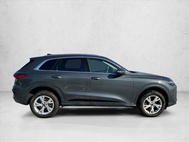 Certified 2025 Audi Q5 Premium w/ Convenience Package image 4