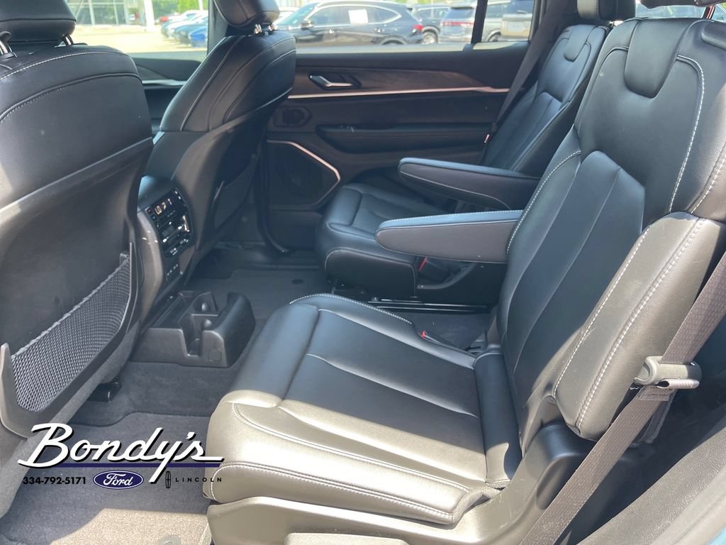 Used 2026 Jeep Grand Cherokee L Limited w/ Limited Altitude Package RWD image 11