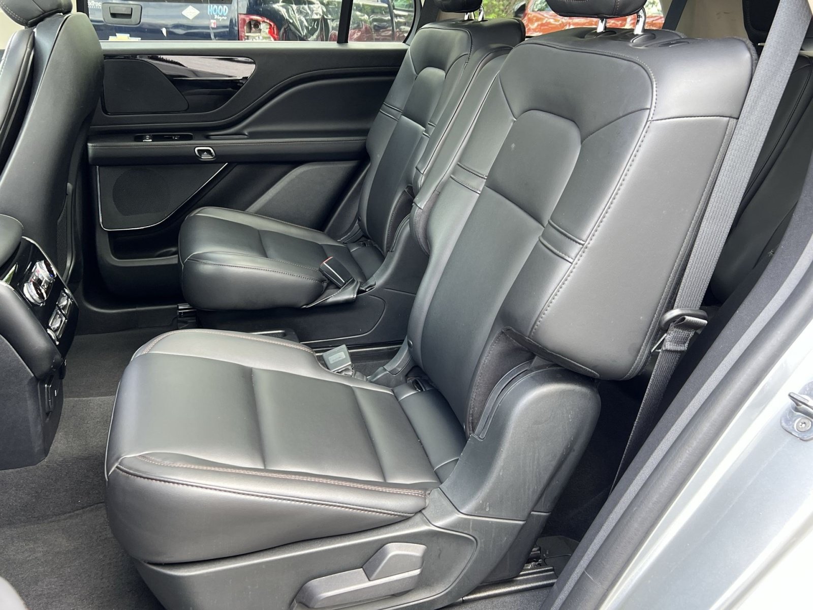 Used 2022 Lincoln Aviator AWD w/ Premium Package image 30