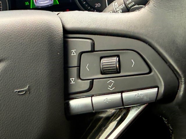 Used 2022 Cadillac XT6 Premium Luxury w/ Technology Package FWD image 10