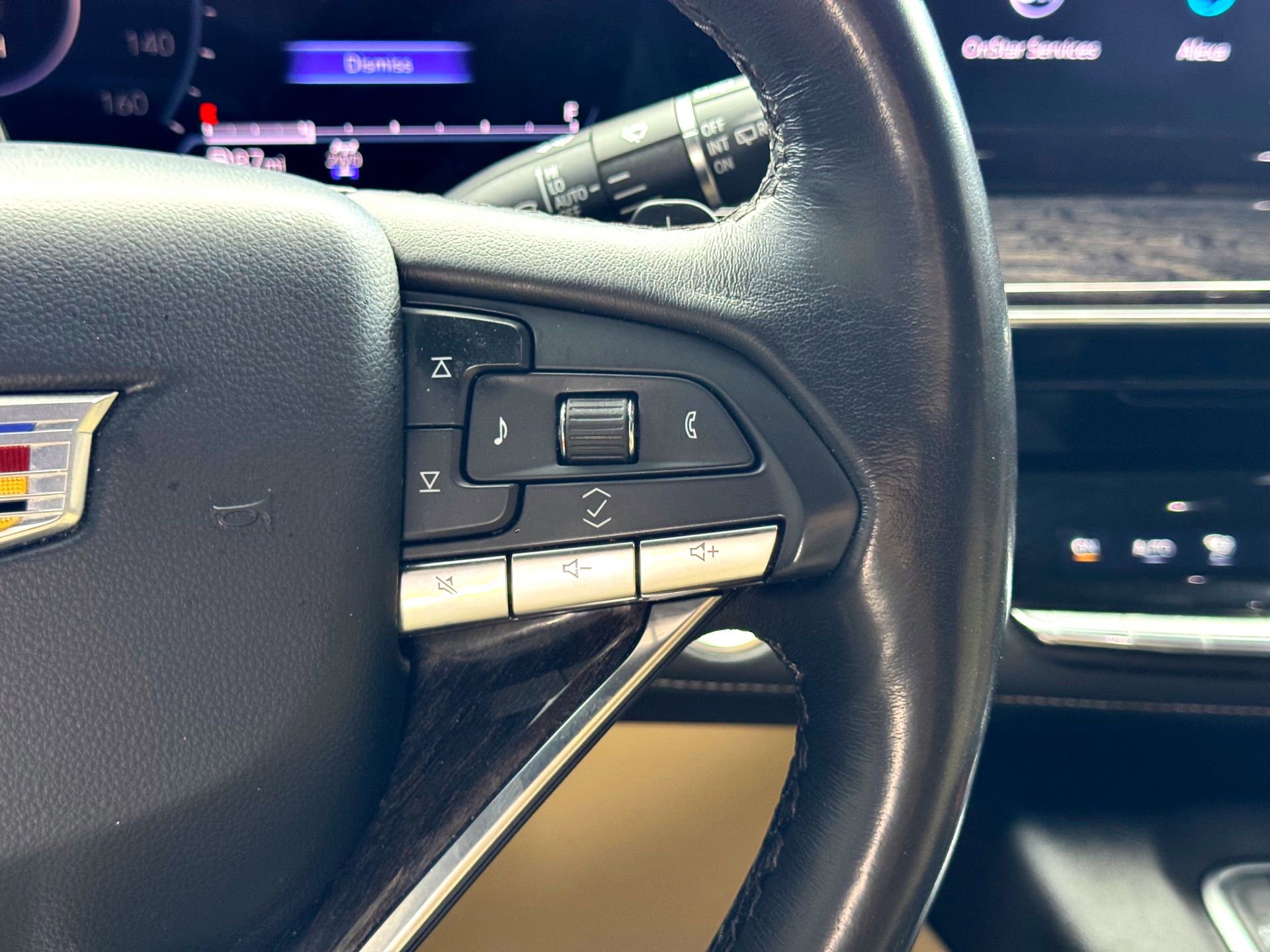 Used 2023 Cadillac Escalade Premium Luxury image 30