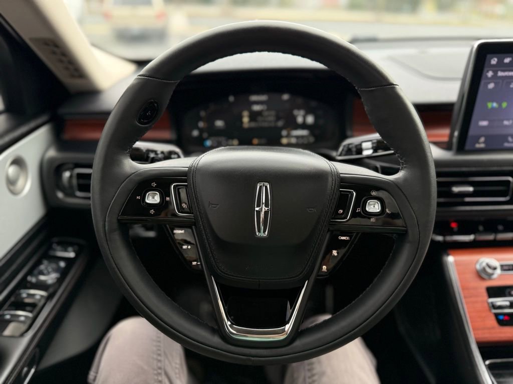 Used 2024 Lincoln Aviator Reserve w/ Equipment Group 201A image 10