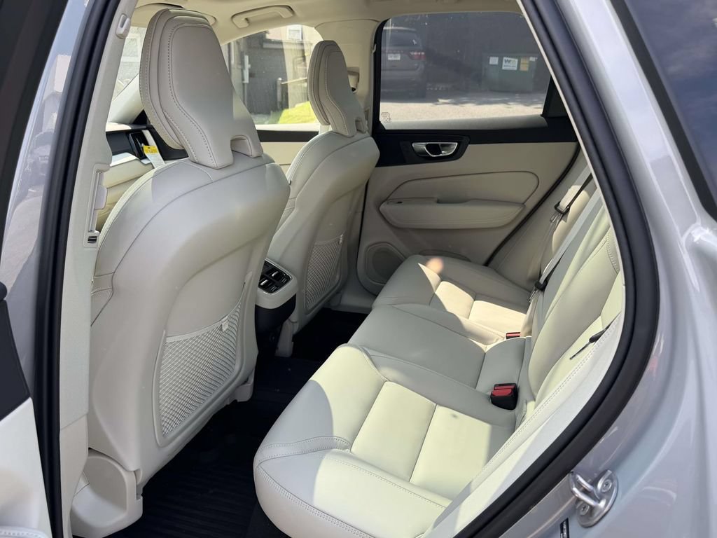 New 2026 Volvo XC60 B5 Ultra w/ Protection Package Premier AWD/4WD image 14