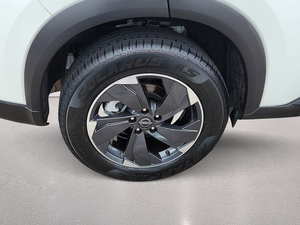 Used 2025 Nissan Rogue SV FWD image 7