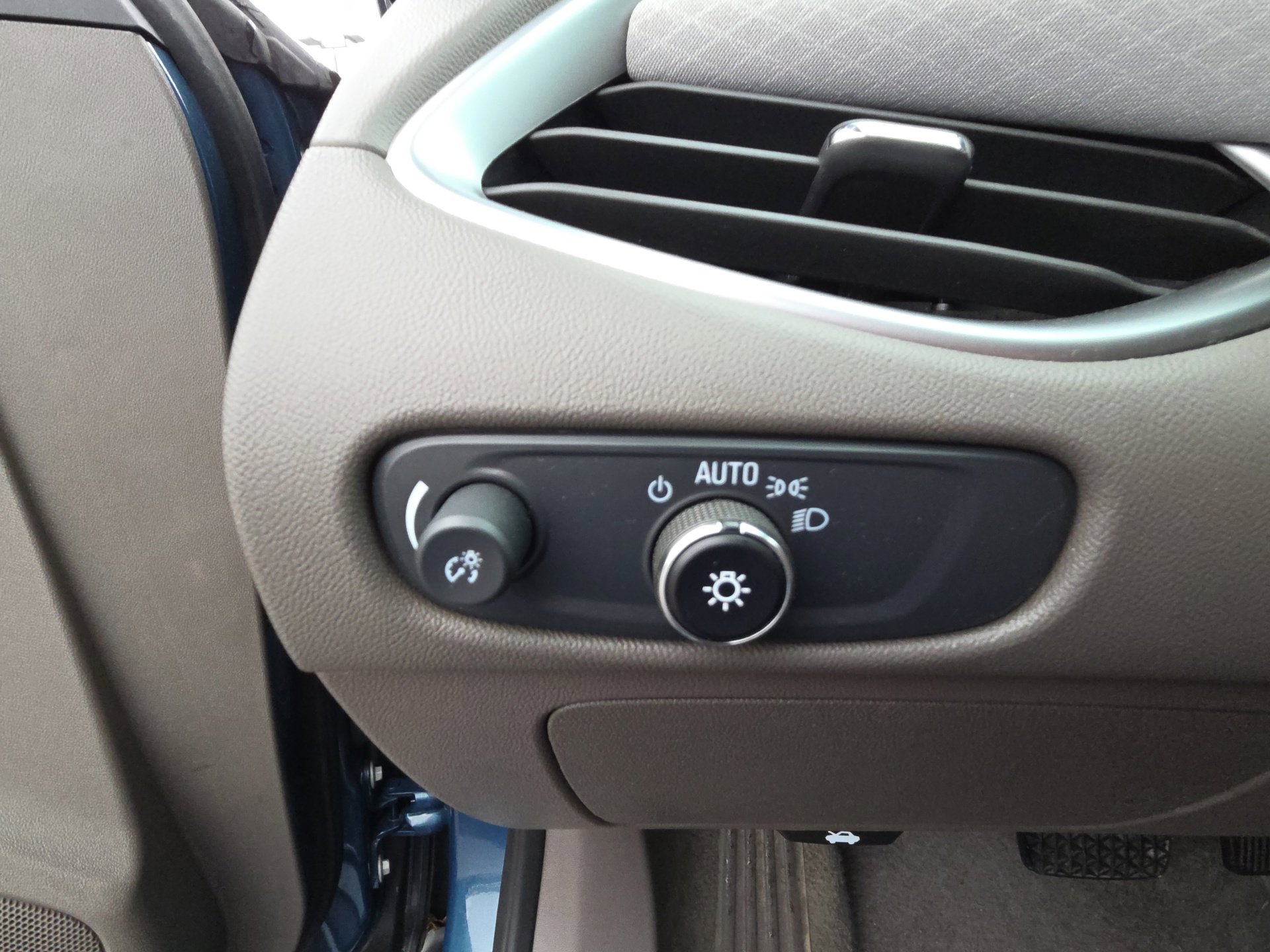 Used 2025 Chevrolet Malibu LT image 20